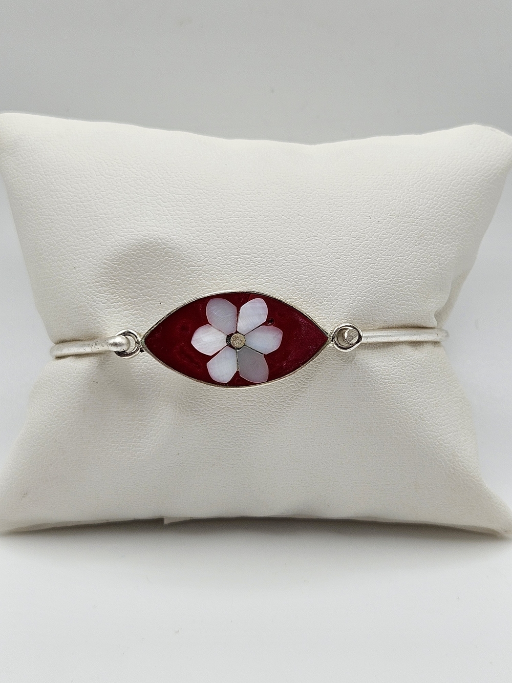 VINTAGE Mother of Pearl MOP Inset Flower Silver Tone Bangle Bracelet Mexico